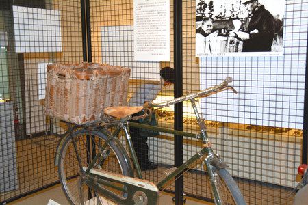 相沢さんが愛用していた自転車＝みどり市の岩宿博物館で