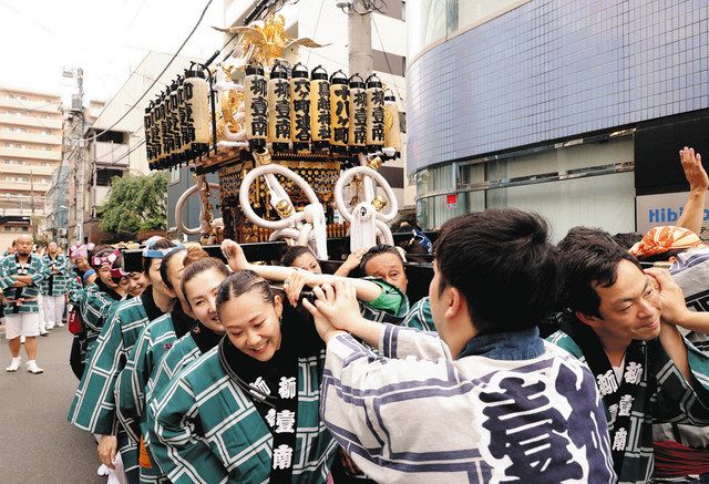 鳥越神社の例大祭 きょう4年ぶりの本社神輿渡御：東京新聞デジタル