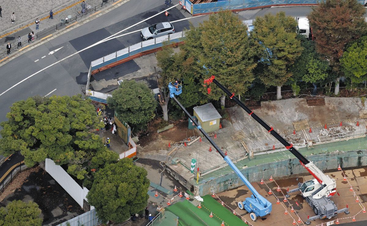 Trees in Jingu Gaien are cut down with chainsaws one after another while people shout, “Don’t do it.” No answer to the question “Why are you cutting it down?” ”: Tokyo Shimbun TOKYO Web