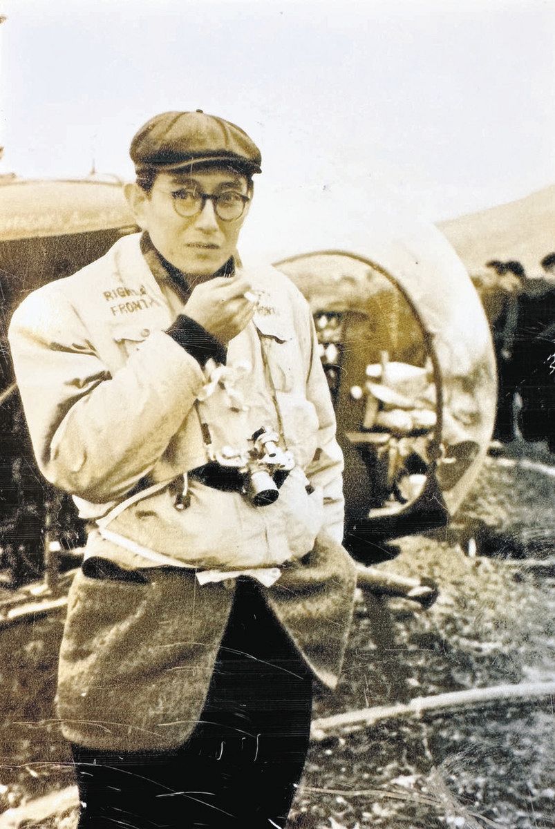1961年公開 当時の新聞切抜き　死霊の町　ジギル博士の二つの顔　池袋東急 他 東方社の屋上から見た夜間空襲（1945年3月10日） 燃え上がる空のその下