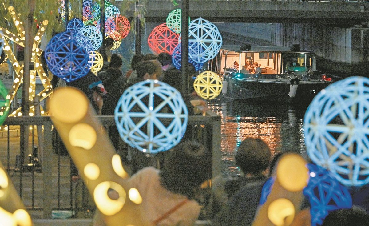 墨田・夜の北十間川に、弦楽四重奏と竹あかりのハーモニー 新日本