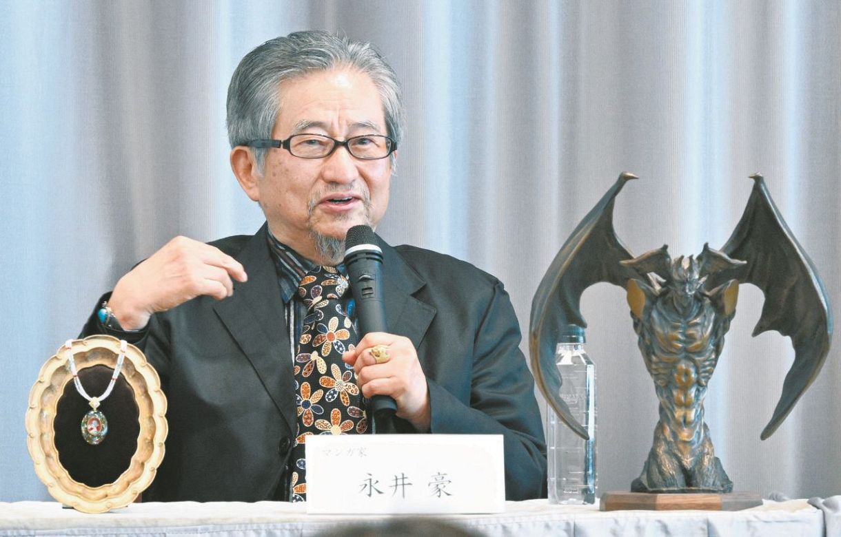 宝石80個を埋め込んだ「デビルマン輪島塗パネル」 永井豪さんと