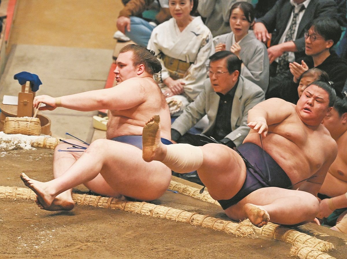 安青錦「これしかない」 土俵際で起死回生の首投げで連勝 初場所2日目 