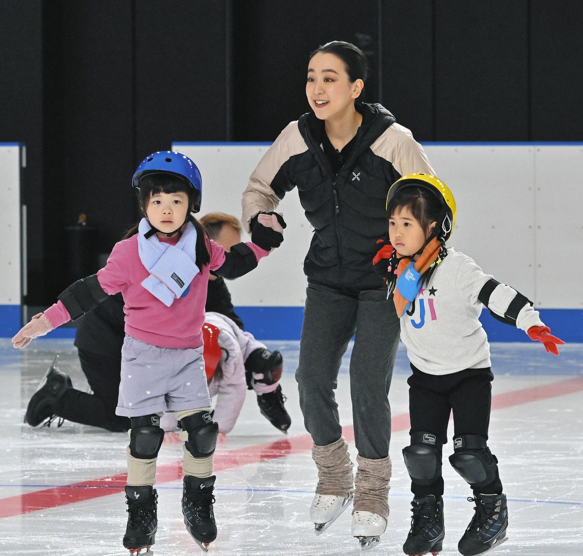 浅田真央さんが「MAO RINK」に込めたアイデアとは？ 紙いっぱい