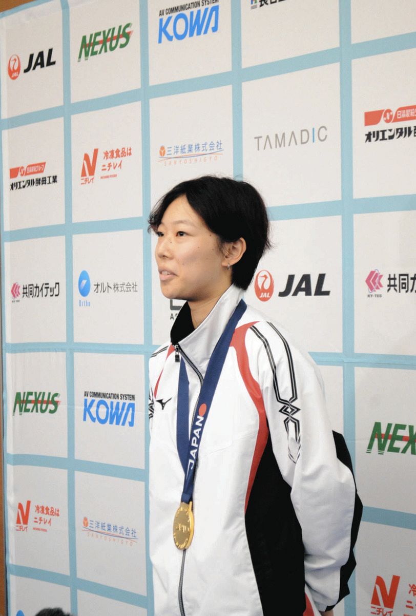 全日本選手権個人戦女子フルーレで優勝した長瀬凜乃