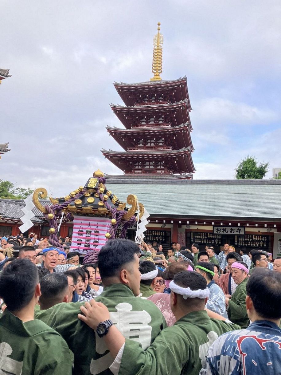 三社祭を写真と動画で 4年ぶりの本格開催 街には声が響き、熱気に包