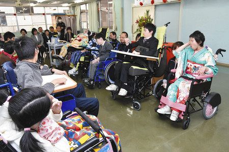 ２０年間 大きな幸せ 障害者施設で新成人 祝う会 松戸で 東京新聞 Tokyo Web