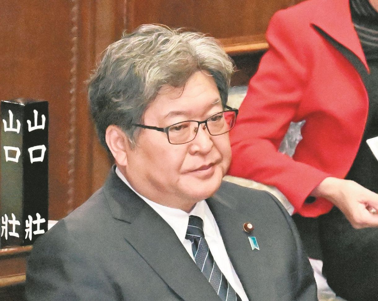4日、衆院本会議に臨む自民党の萩生田前政調会長