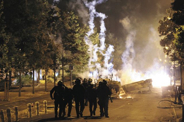 放火、略奪、破壊が横行 17歳射殺への抗議デモの被害が深刻化 フランス