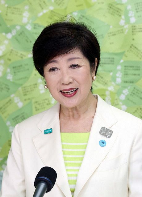 ハリス氏 白のスーツが話題 初の女性副大統領へ 小池百合子知事も 地味な色から白に変えてきた 東京新聞 Tokyo Web