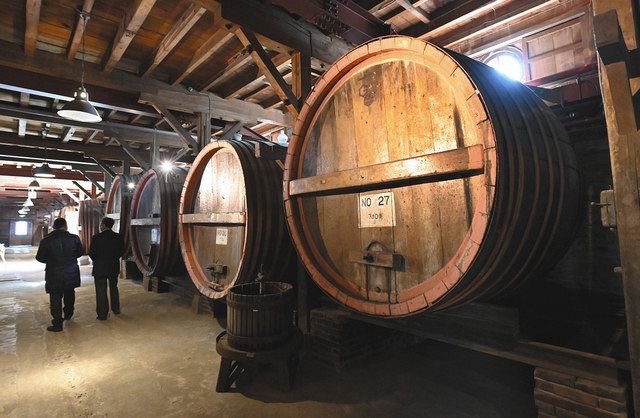 巨大な木樽が並ぶ旧醗酵室