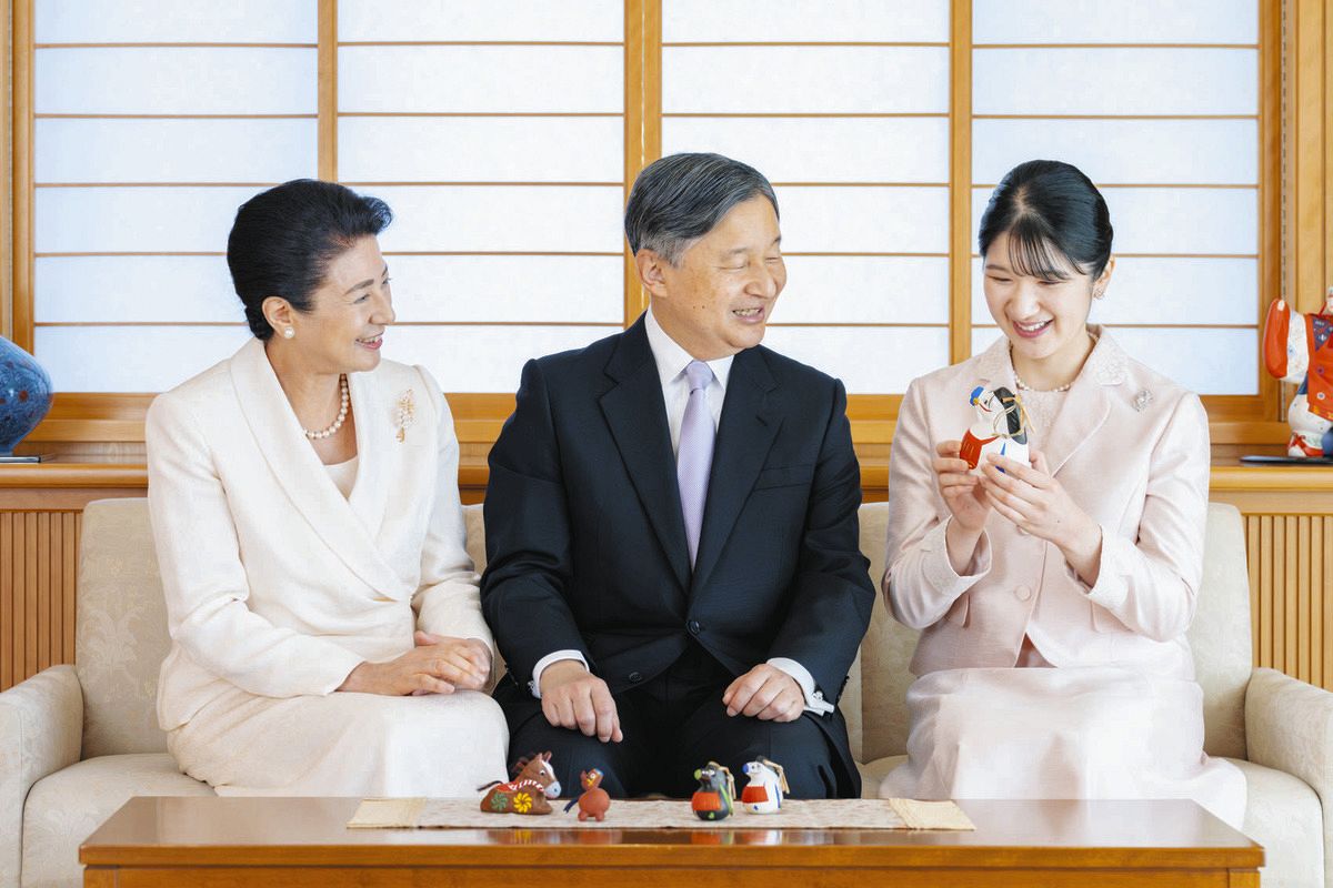 天皇陛下「希望を持って歩んでいくことのできる良い年に」 2日は皇居で