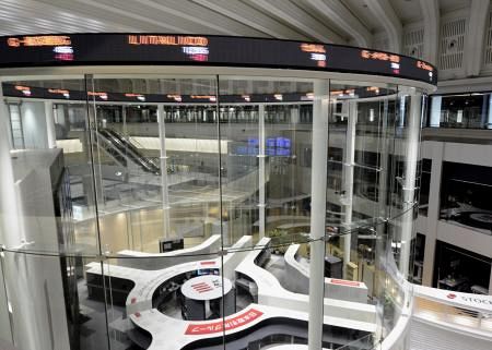 東証、3日連続で最高値を更新 395円高、終値4万4768円