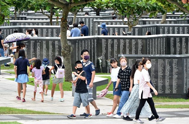 沖縄戦犠牲者の「名前を読み上げる集い」で読み方が分からず…市民団体の調査で7000人分判明：東京新聞デジタル