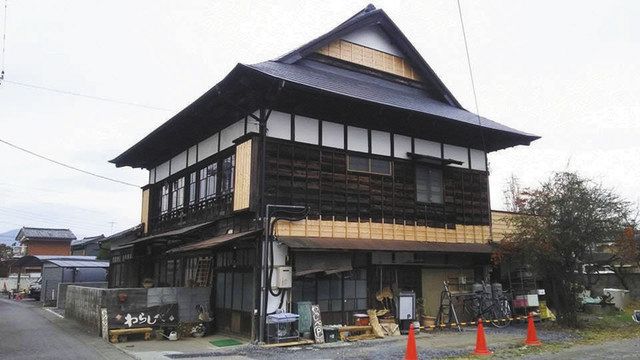 １８８８年に建てられた旧玉成舎主屋＝小川町で