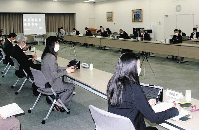 原発の運転期間延長などについて議論する基本政策分科会＝東京・霞が関で 
