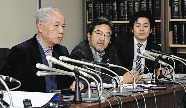 視察？観光？ 自民党女性局長の「エッフェル塔ポーズ」に批判が殺到