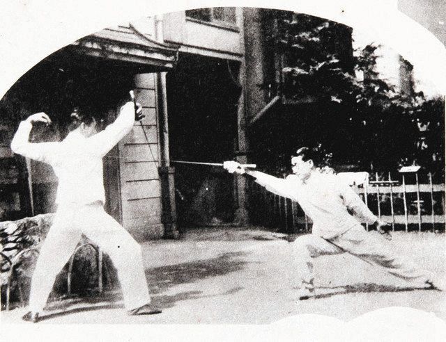 1964年東京オリンピックのタイピン。日本フェンシング協会