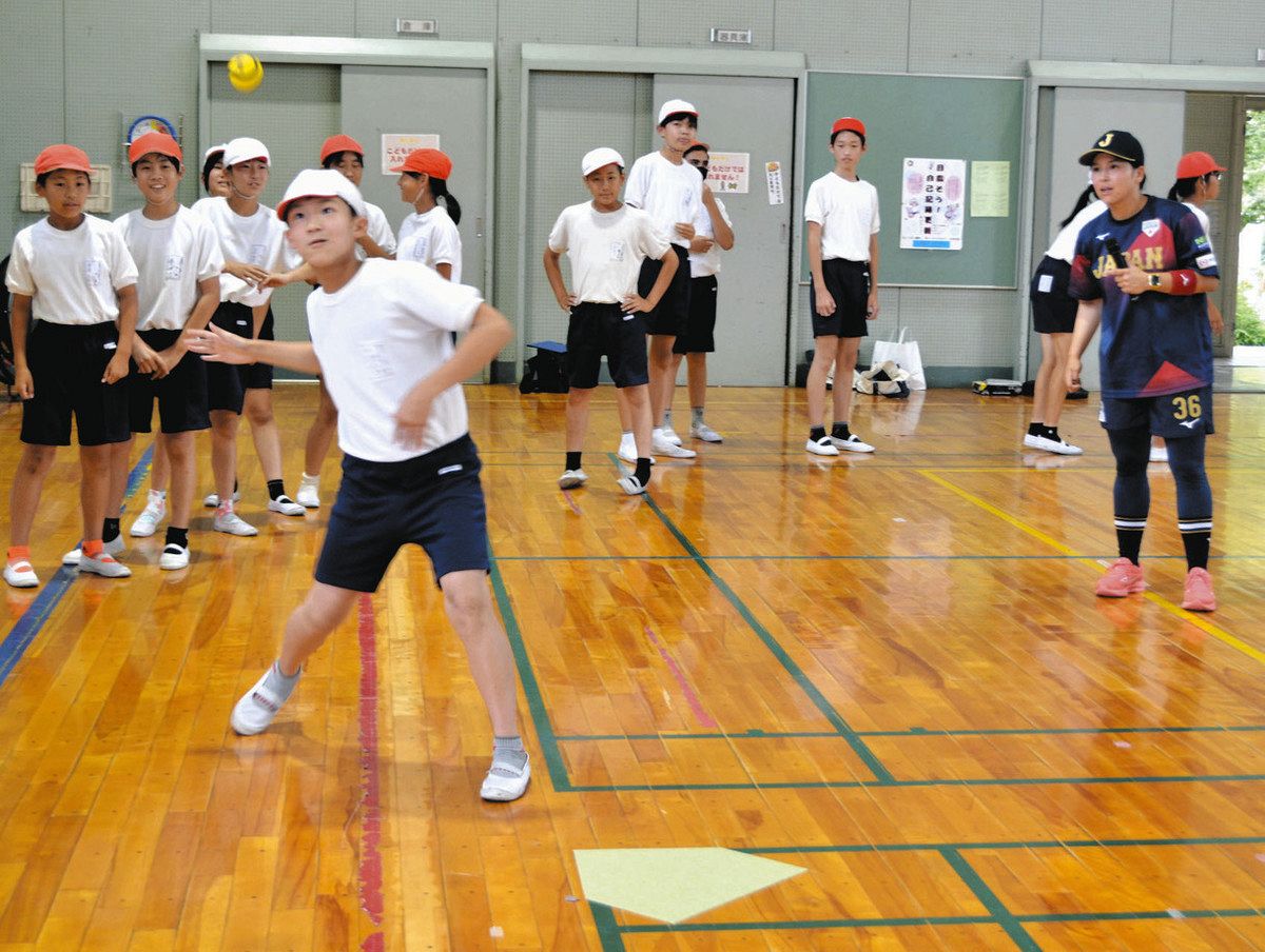 ベースボール5」やってみよう！ 加須の小学生35人参加 日本代表選手が 
