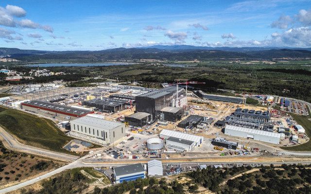 建設が進むITER施設＝フランス南部サン・ポール・レ・デュランス で（ITER機構提供提供）