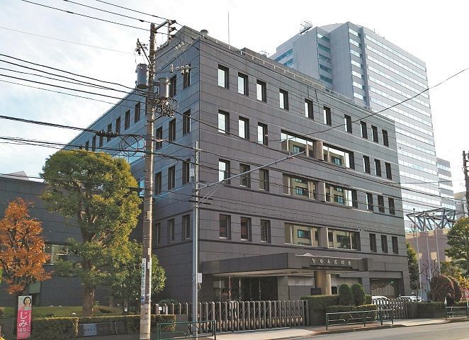 日本医師会館。日本医師連盟などの政治団体は近くのビルに入る＝東京都文京区で