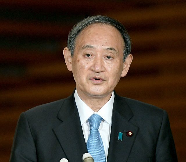 菅義偉首相（11月）