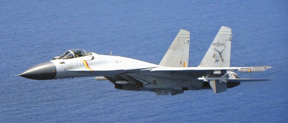 高市首相の台湾発言を巡る日中の対立は軍事的緊張に発展…中国軍機が