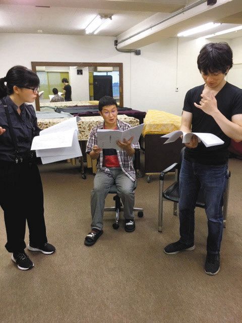 通販 クリスマスセール2024: 特集 広島原爆の悲劇伝える移動演劇「桜隊」 若手俳優の手で 演劇一般