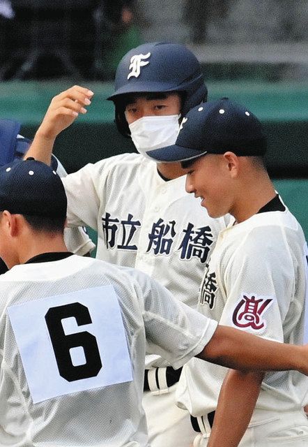 夏の甲子園＞市船ナイン、5点差逆転 興南にサヨナラ勝ち：東京
