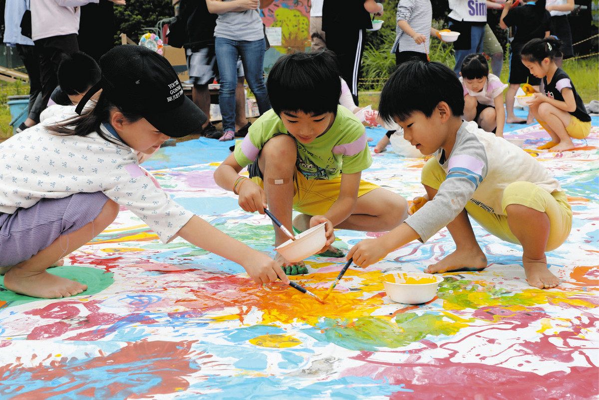 子どもたちが自由に描く「平和」 ピカソ代表作みんなで