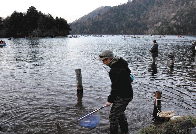 奥日光・湯ノ湖 きょう釣り解禁 フェスタは中止：東京新聞デジタル