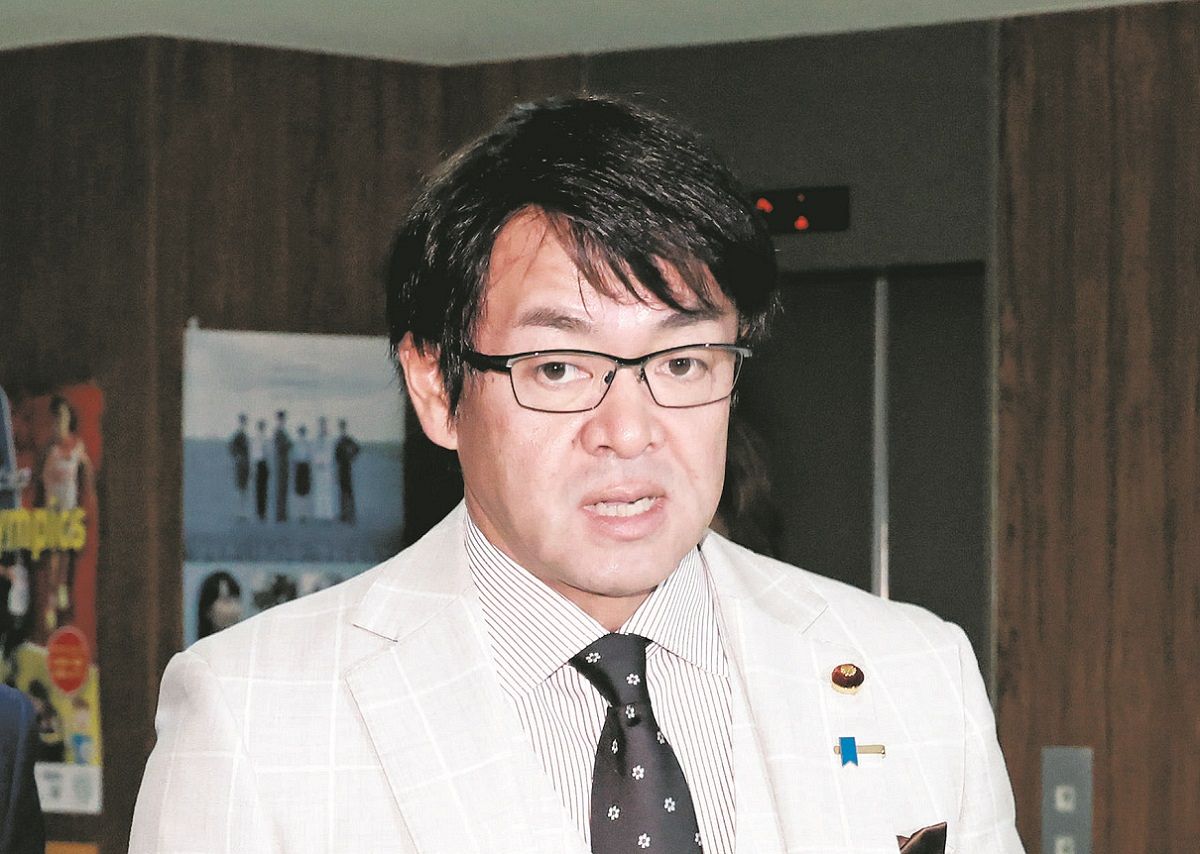 堀井学 