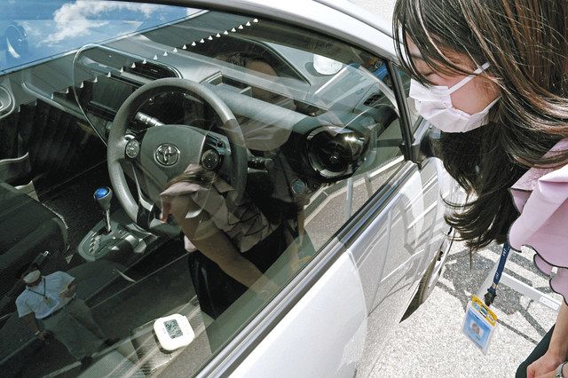 炎天下の車内冷やすには？ エアコン・窓全開 “両輪”で換気：東京新聞