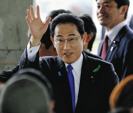【動画】岸田首相の演説会場で爆発音　容疑者を逮捕、首相にけがなし