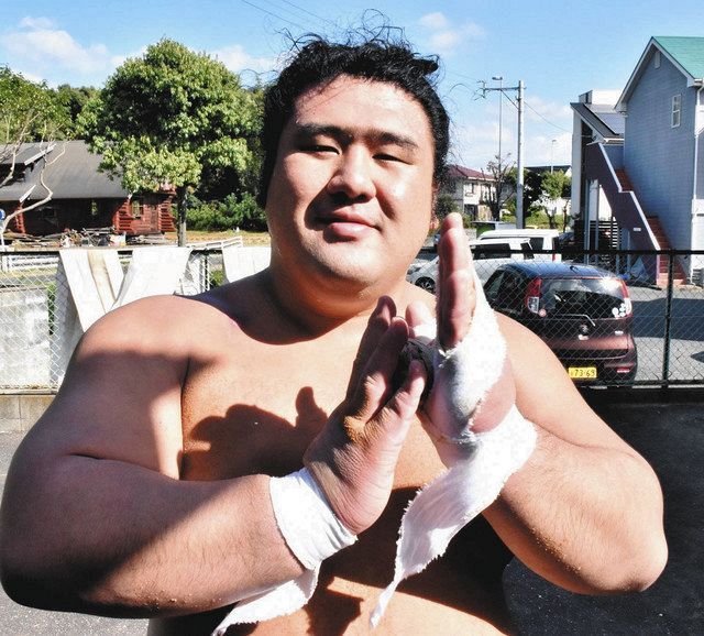 穏やかな笑顔を見せる栃煌山。撮影は碧山＝２０１５年１０月、福岡市東区の春日野部屋宿舎で