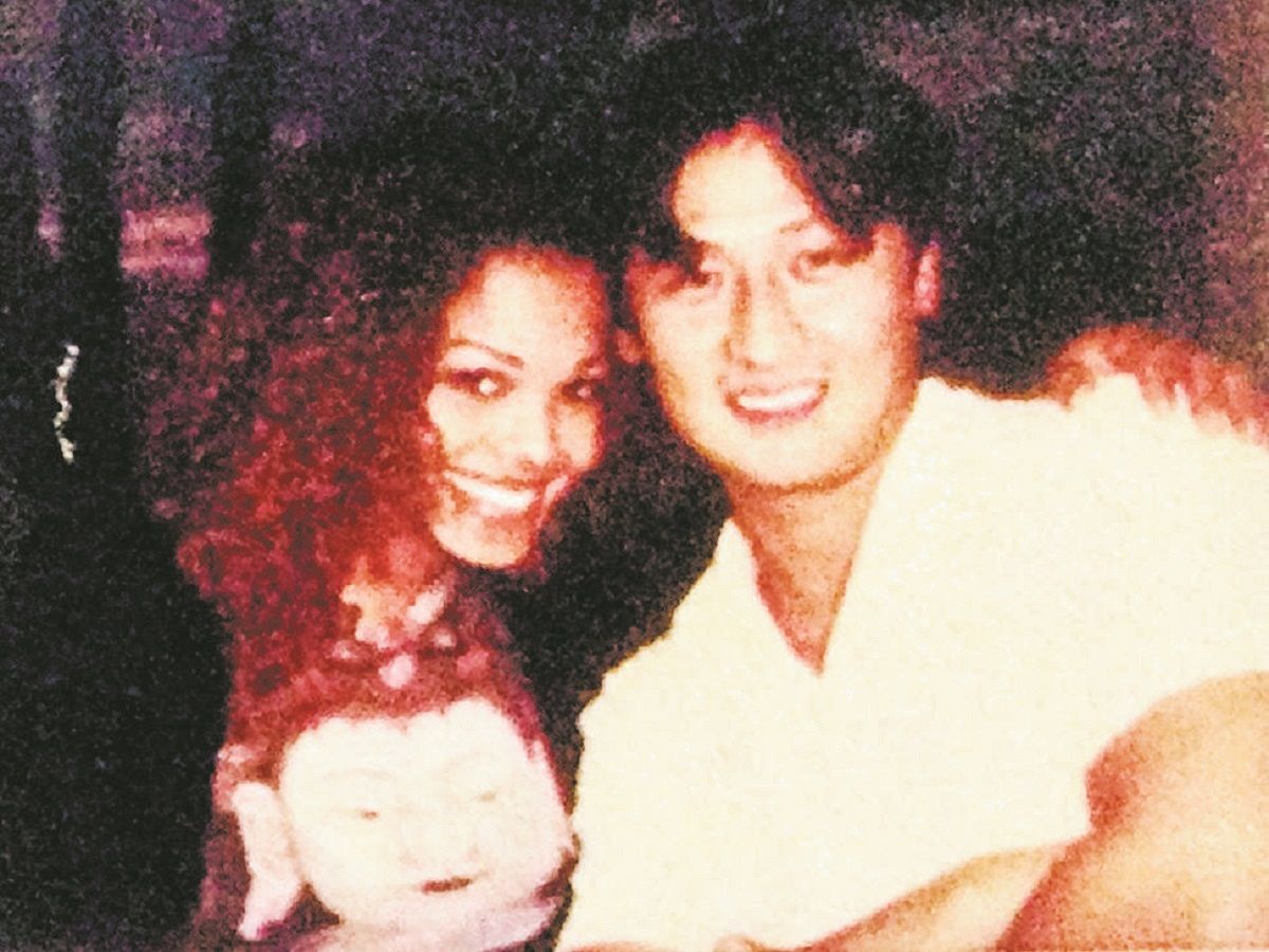 1997年ごろ、ロサンゼルスで人気歌手ジャネット・ジャクソンと＝松尾潔さん提供