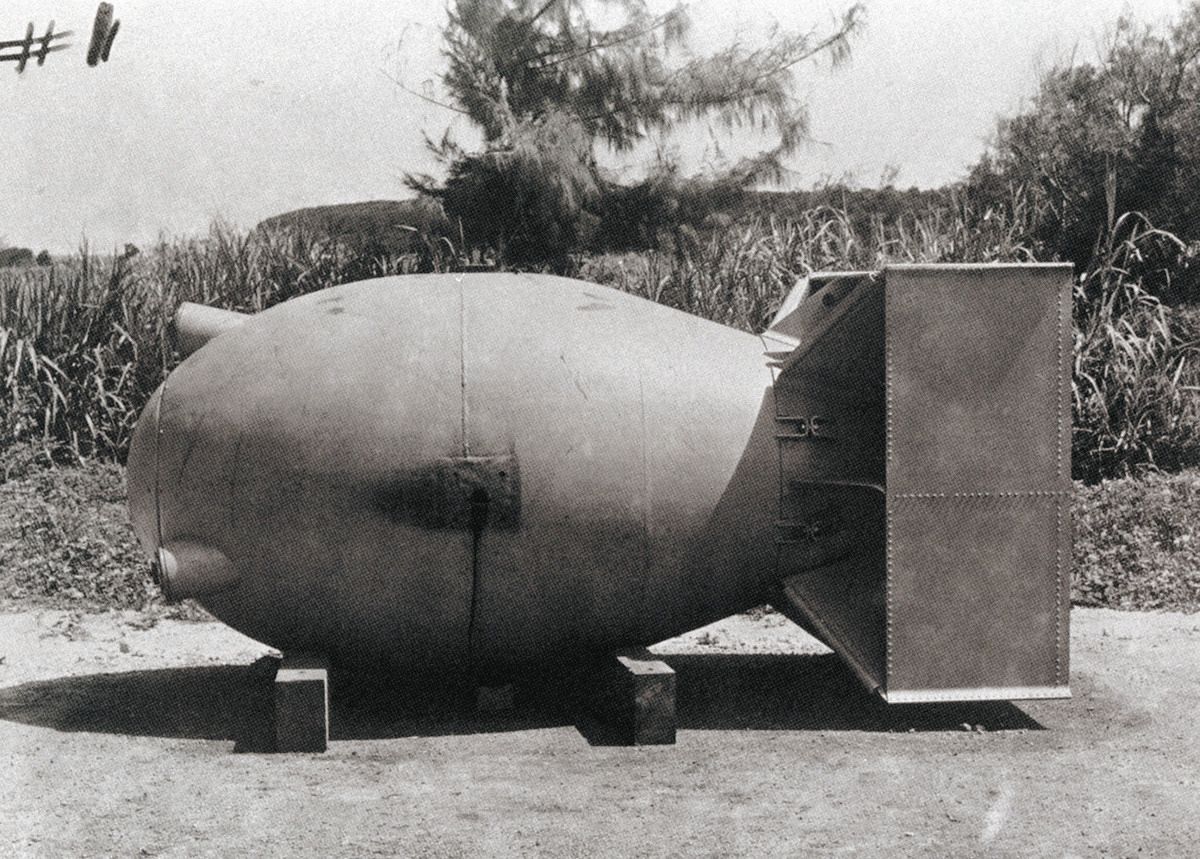 テニアン島の飛行場に置かれたパンプキン＝米国立公文書館所蔵、工藤洋三・金子力著「原爆投下部隊」より提供