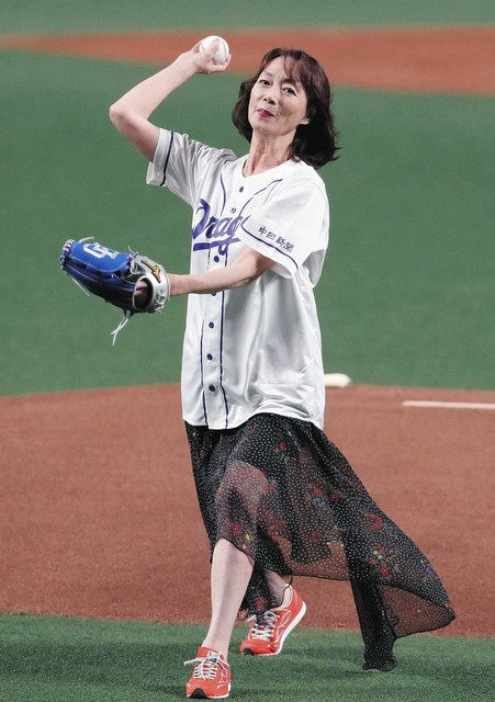 中日－DeNA戦で始球式を務めた島田陽子さん＝2019年9月7日、ナゴヤドームで