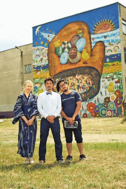 子どもらと平和願う壁画を制作 流山の芸術家・ミヤザキケンスケさんの