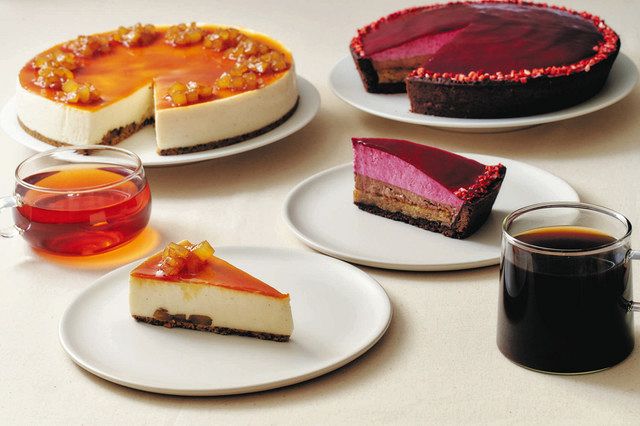 ３人が考案し９日から販売されている「アップルチーズカラメル」（左）、「カカオ＆カシス」＝タリーズコーヒージャパン提供 