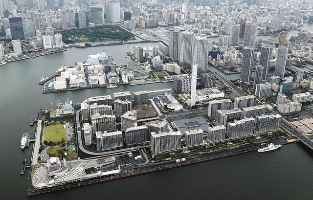 東京五輪・パラリンピックの選手村として使われるマンション群「晴海フラッグ」。大会延期により、マンション購入者への引き渡しも遅れる＝東京都中央区の臨海地区で