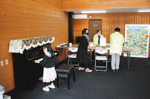 イベントの一環で、自由に演奏できる「ストリートピアノ」も置かれている