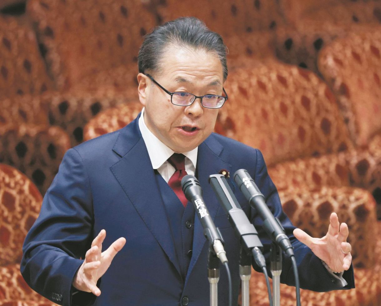 世 耕 弘成
