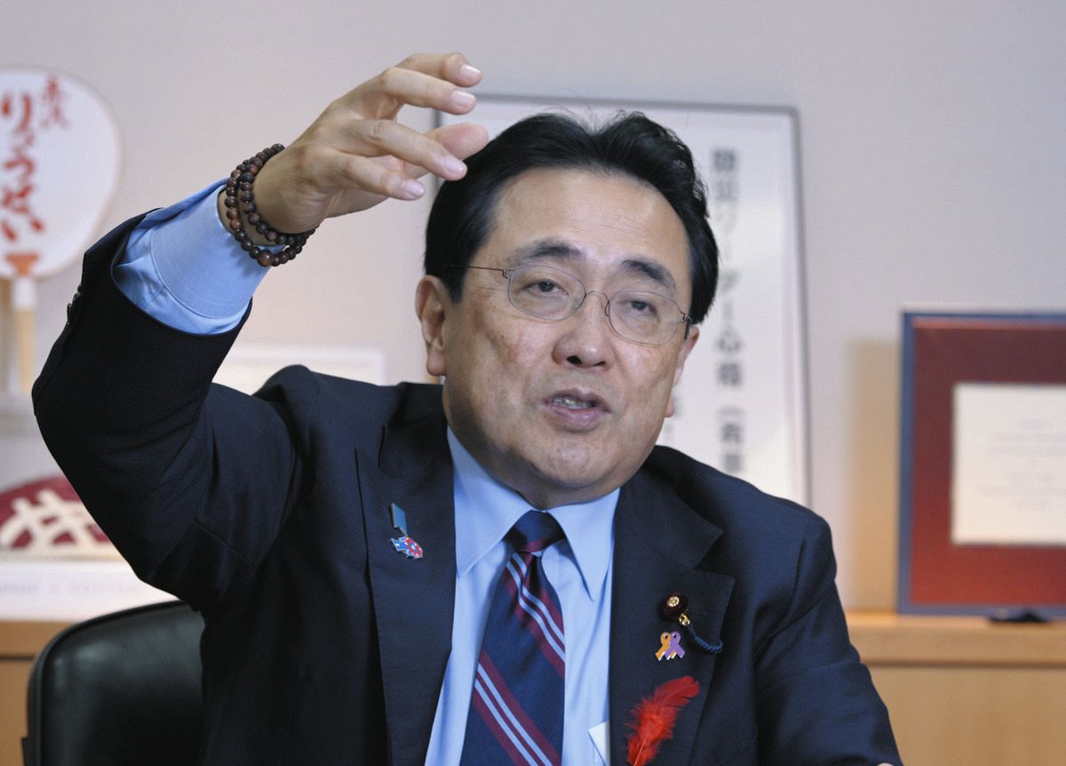 赤沢 亮 正