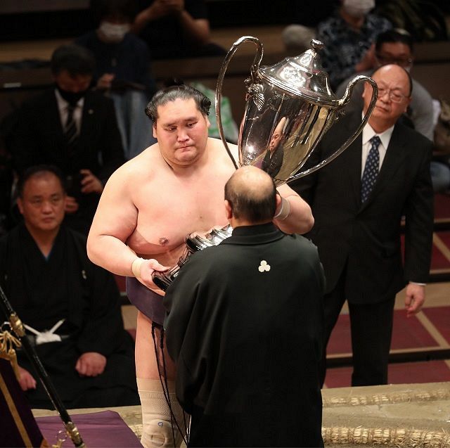 名古屋で綱とりに挑む照ノ富士 あと一歩 全力を出し切りたい 夏場所優勝から一夜明け会見 東京新聞 Tokyo Web