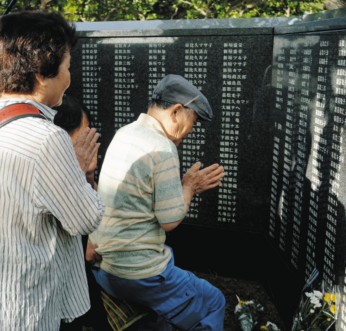 「戦争の悲惨さを子や孫に伝えたい」と家族で訪れた81歳の男性＝沖縄県糸満市で