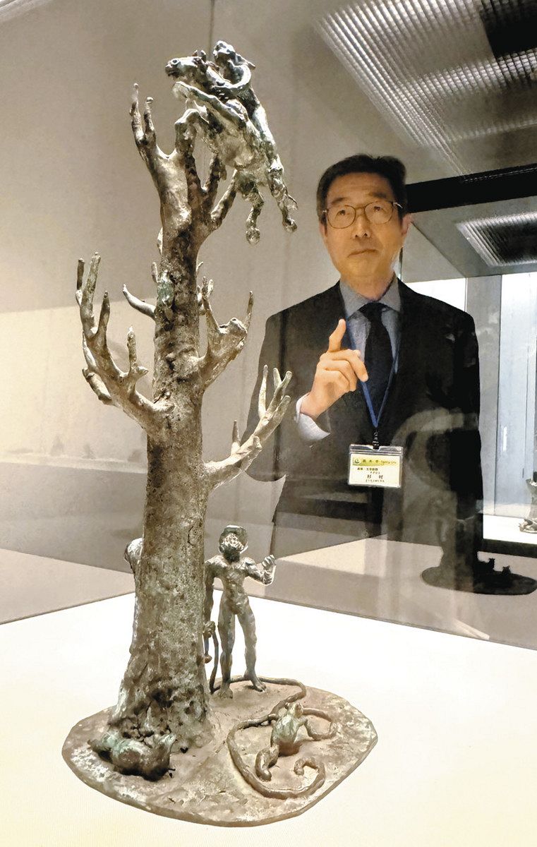 父子2代で紡ぐ人間愛 プロレタリア版画家・鈴木賢二 背中を見つめ続け