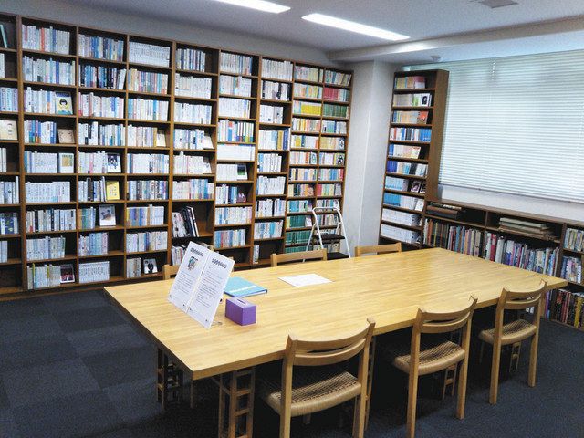 渋谷区立中央図書館に設けられた和田誠記念文庫（同図書館提供）