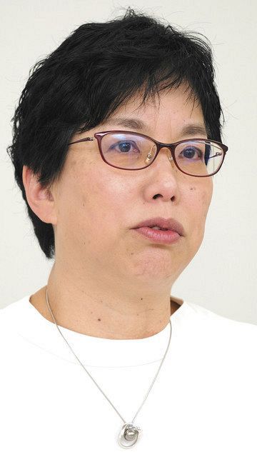 臨時国会で成立見込みの「労働者協同組合法案」について話すワーカーズ・コレクティブネットワークジャパンの藤井恵里代表＝東京都千代田区で