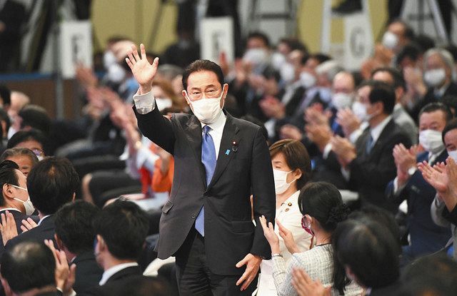 自民党の新総裁に選出された岸田前政調会長＝29日午後、東京都内のホテルで